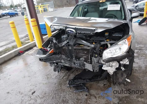 2014 Subaru Forester 2.5I Premium z USA, uszkodzony, nr VIN JF2SJAEC0EH510132